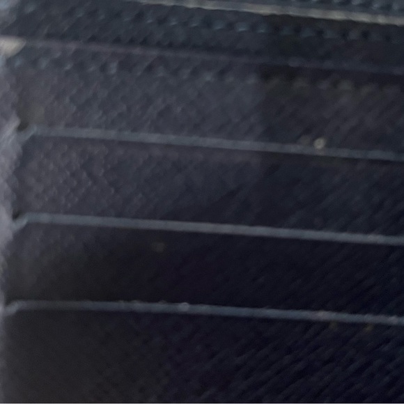 Louis Vuitton Multiple Wallet in Good Condition - Picture 6 of 6